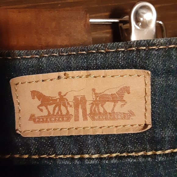 Levi's R ladies stretch Jean's, low waist.Like New - Picture 8 of 8